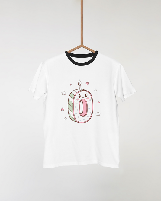 Bougie chiffre kawaii sur t-shirt, design mignon pour textiles.