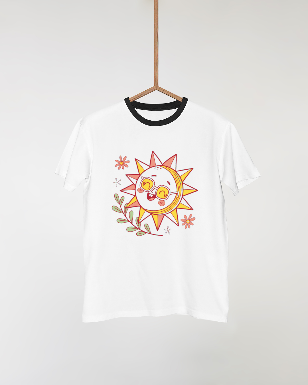 T-shirt estival avec soleil doodle et lunettes iconiques en scène joyeuse