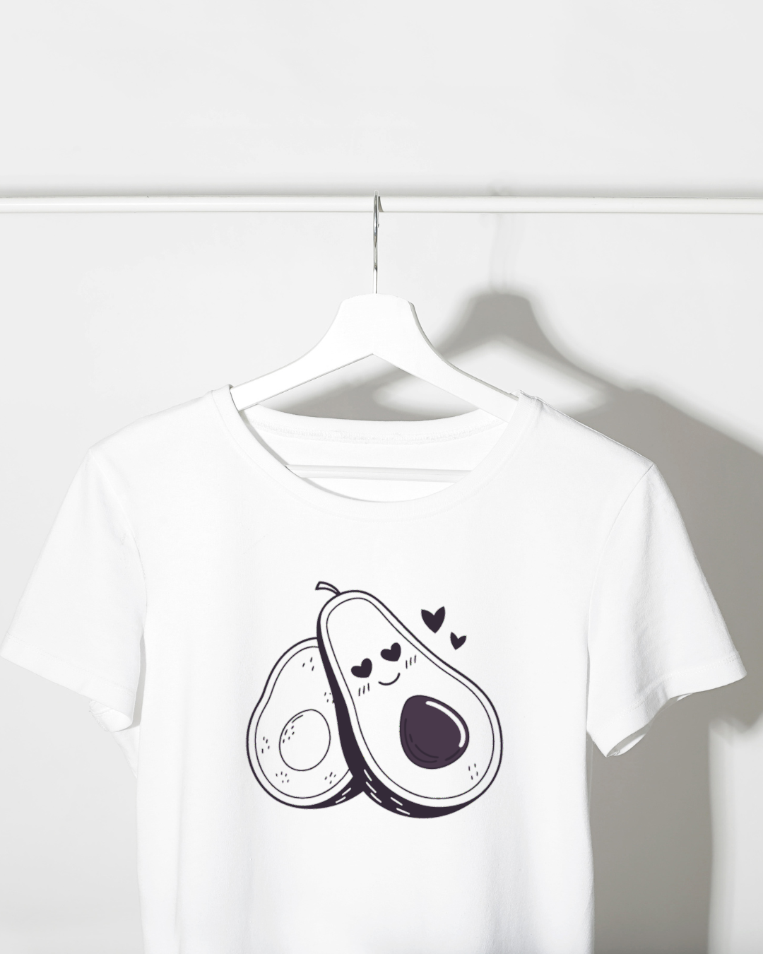 T-shirt avec motif avocat monochrome thème fraîcheur style minimaliste et moderne