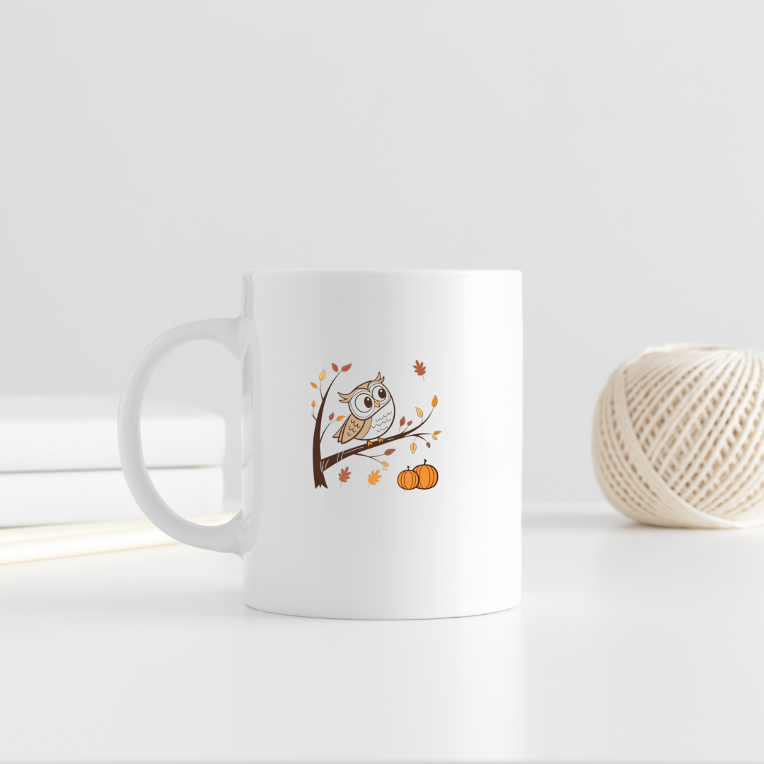 Mug décoré d'un hibou curieux perché sur une branche en automne