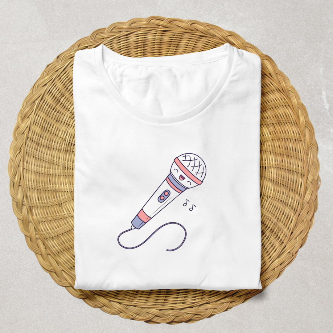 T-shirt avec doodle de microphone chantant joyeux style musique festive