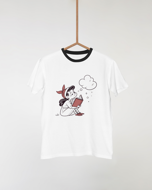 T-shirt rétro avec icône d'une fille rêveuse lisant dans un univers imaginaire