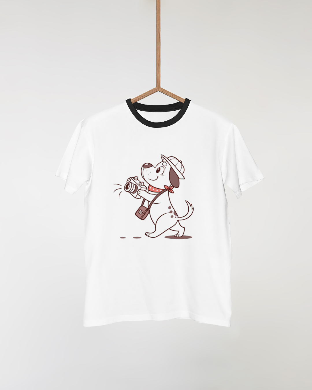 T-shirt avec motif chic d'un chien explorateur équipé d'un appareil photo