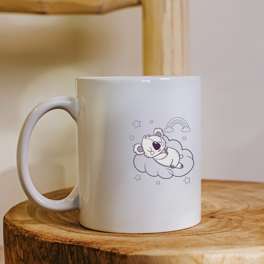 Mug avec icône minimaliste d'un koala rêveur sur nuage sous un ciel étoilé