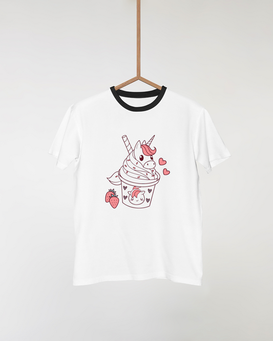 T-shirt kawaii avec licorne et dessert coloré en style fantaisie