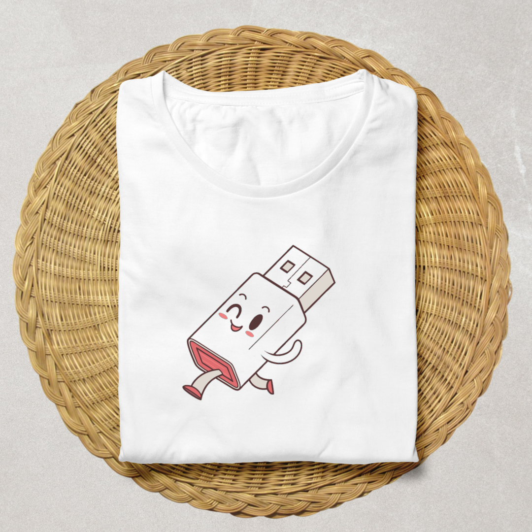 T-shirt avec icône joyeuse et ludique de clé USB en promenade