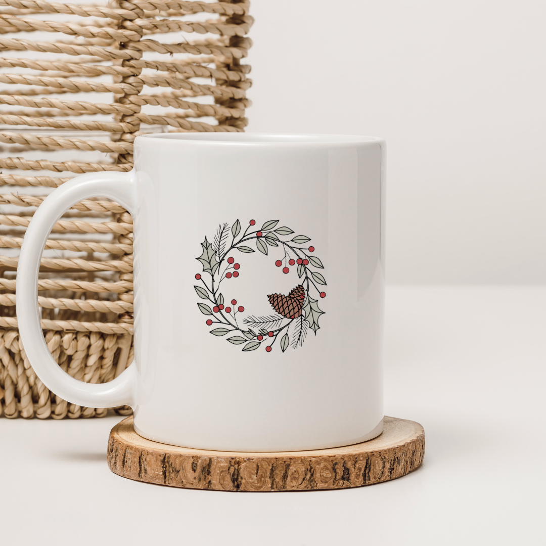 Mug festif avec couronne de Noël en tons pastel pour une ambiance enchantée