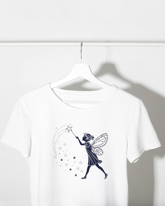 T-shirt orné d'une icône de fée en élan magique style vectoriel enchanteur