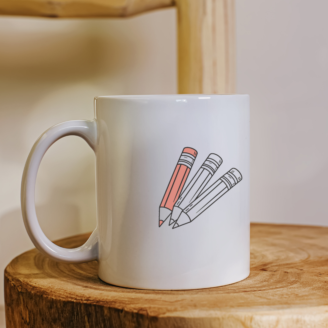 Mug décoré de crayons multicolores amusants dans un style vectoriel vibrant