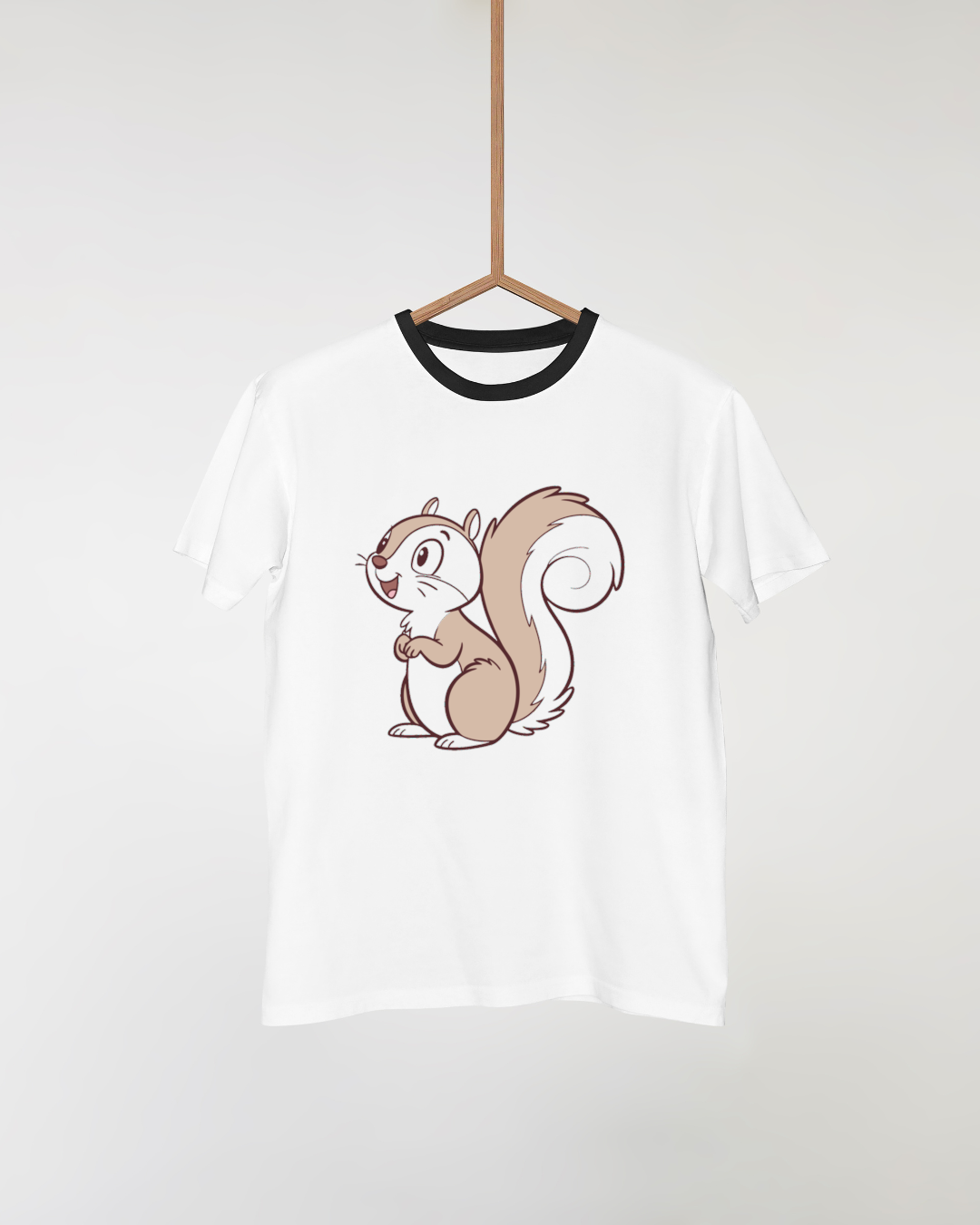 T-shirt graphique avec motif d'écureuil curieux dans une ambiance forestière amusante
