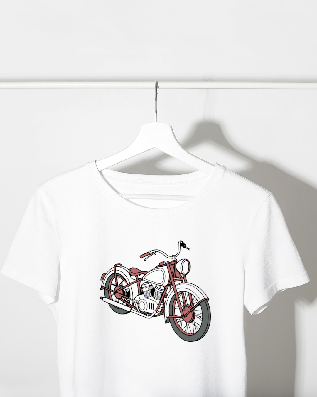 Graphique de la moto Indian Four 1936 sur un t-shirt vintage.