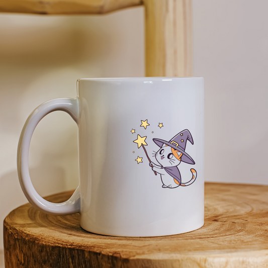 Mug au design kawaii avec un chat envoûtant sur le thème d'Halloween