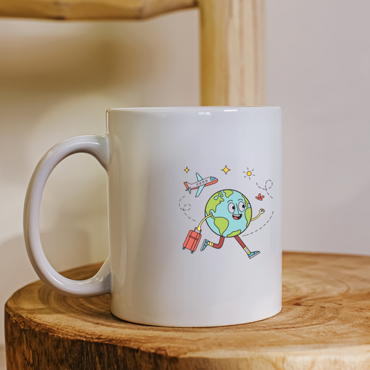 Mug blanc décoré d'un globe joyeux au design voyageur et style aventure