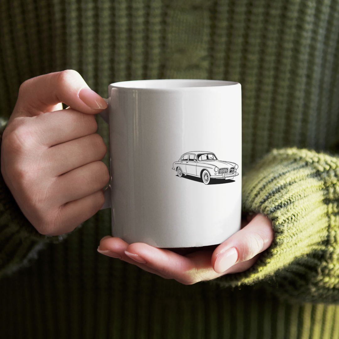 Design de la Volvo Amazon sur mug, apportant une touche rétro à votre collection.