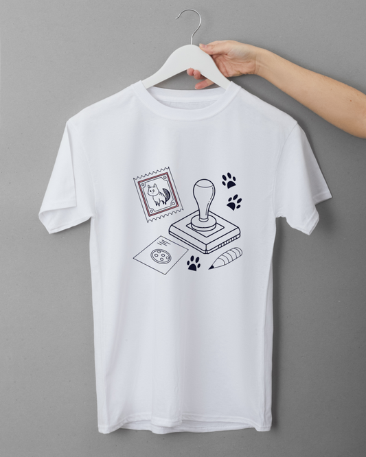 Design minimaliste et créatif de tampon artistique sur t-shirt élégant et épuré