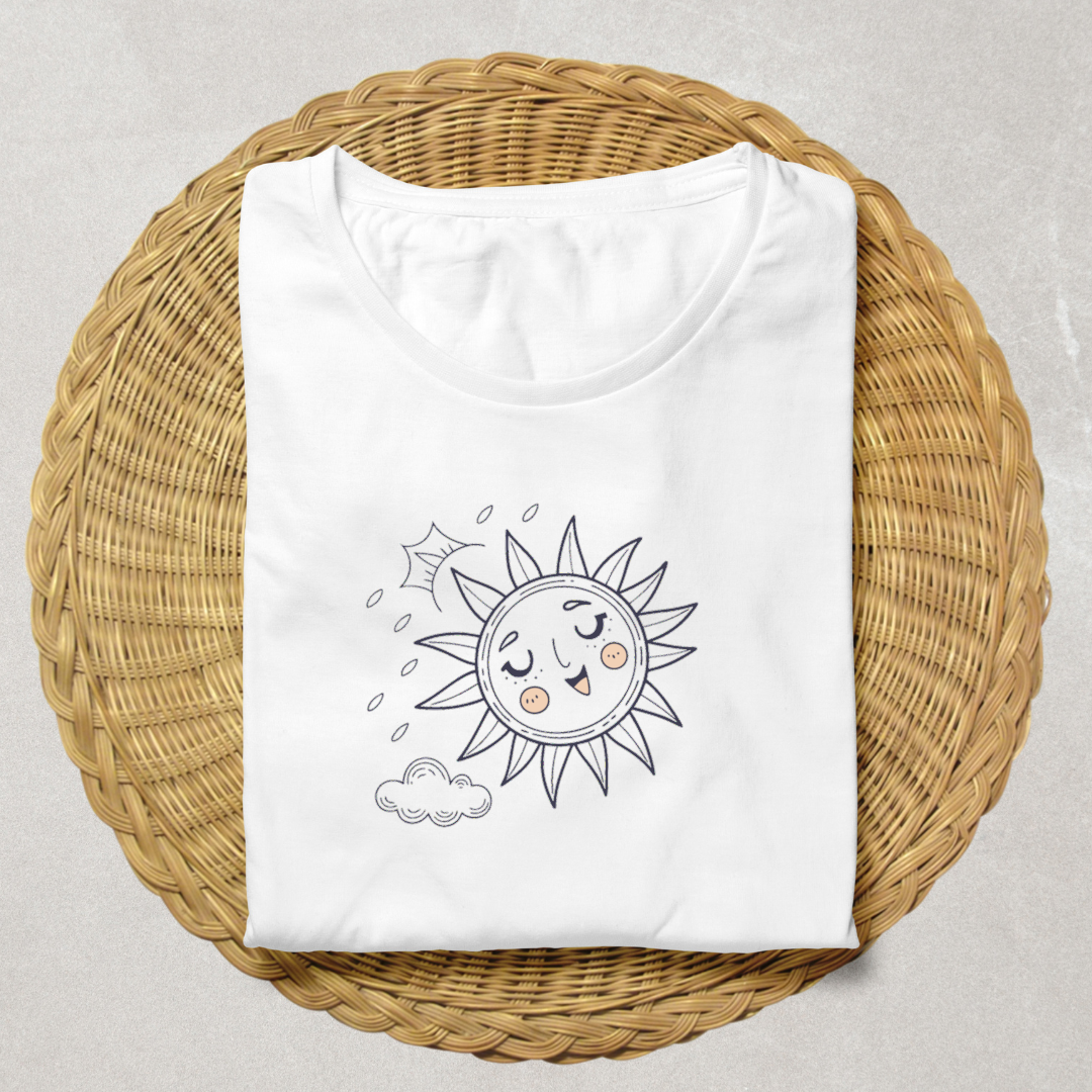 T-shirt avec soleil minimaliste apportant une touche de douceur printanière