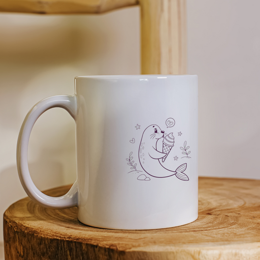 Mug avec phoque kawaii tenant un cornet de glace thème marin