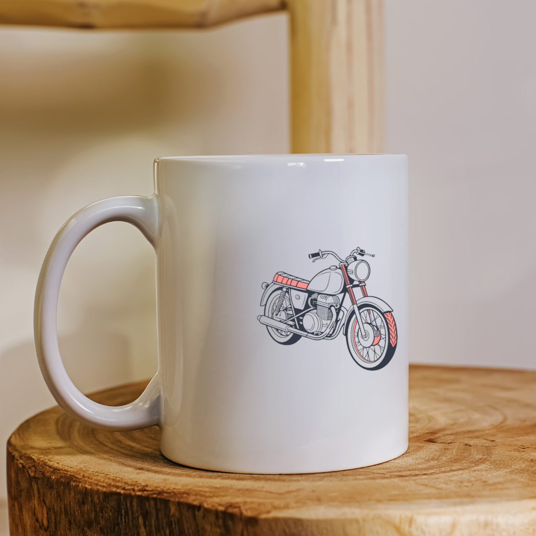 Mug avec motard rétro sur la route, design stylisé et esprit aventure
