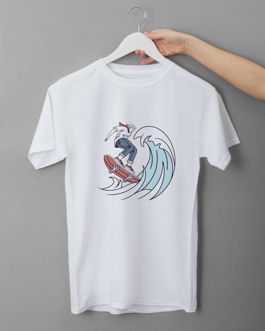 T-shirt avec motif dynamique de skateur surfeur, vibes océaniques captivantes