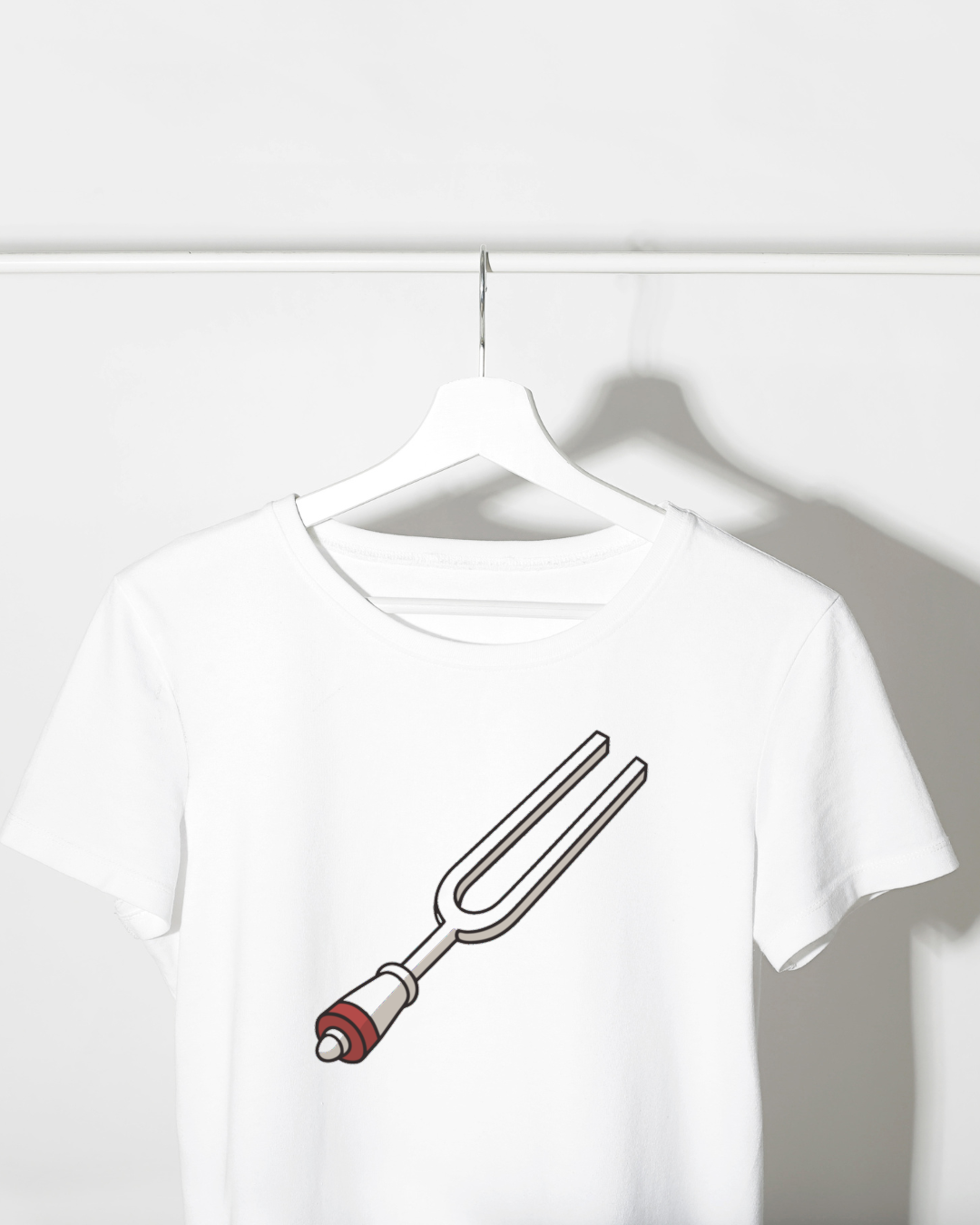 T-shirt avec motif numérique de diapason au style harmonieux et thème musical