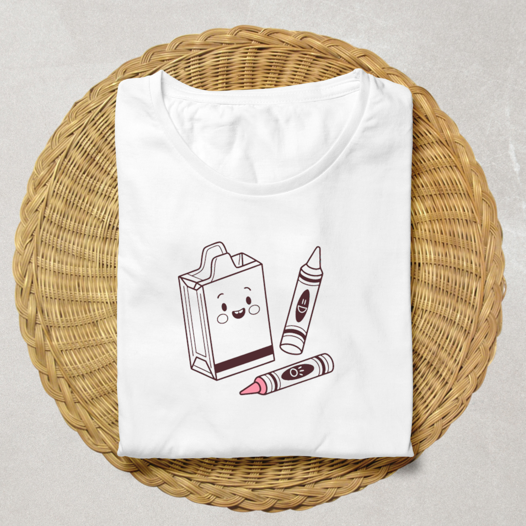 T-shirt amusant avec des crayons souriants, style scolaire coloré et ludique