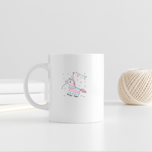 Tasse avec visuel pinata licorne adorable, idéale pour cadeaux personnalisés.