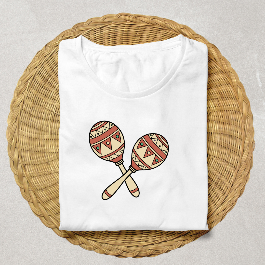 T-shirt musical avec motif maracas bohème et joyeuse ambiance décontractée