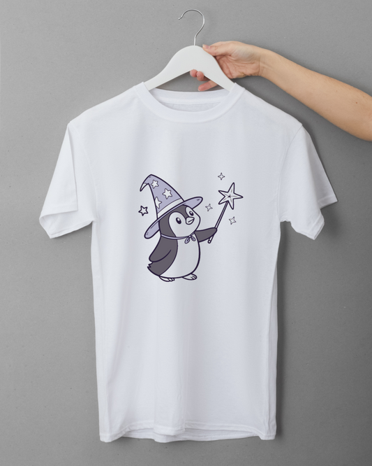 T-shirt enchanteur avec pingouin kawaii, idéal pour une fête magique