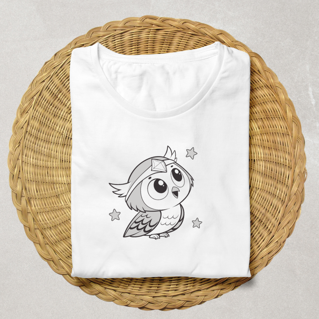 T-shirt avec chouette émerveillée monocouleur sur fond de nuit enchantée