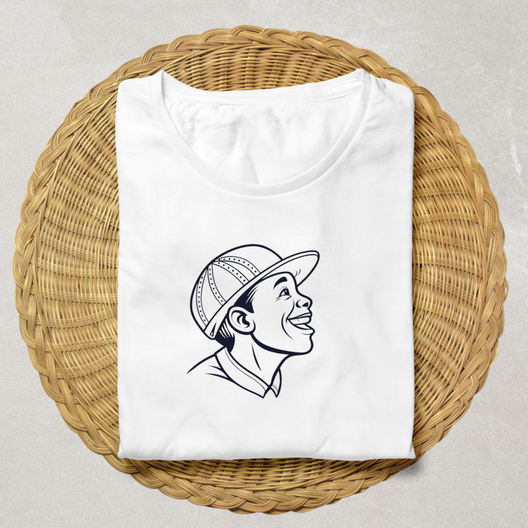 T-shirt avec une icône enfant souriant en casquette style monochrome éducatif