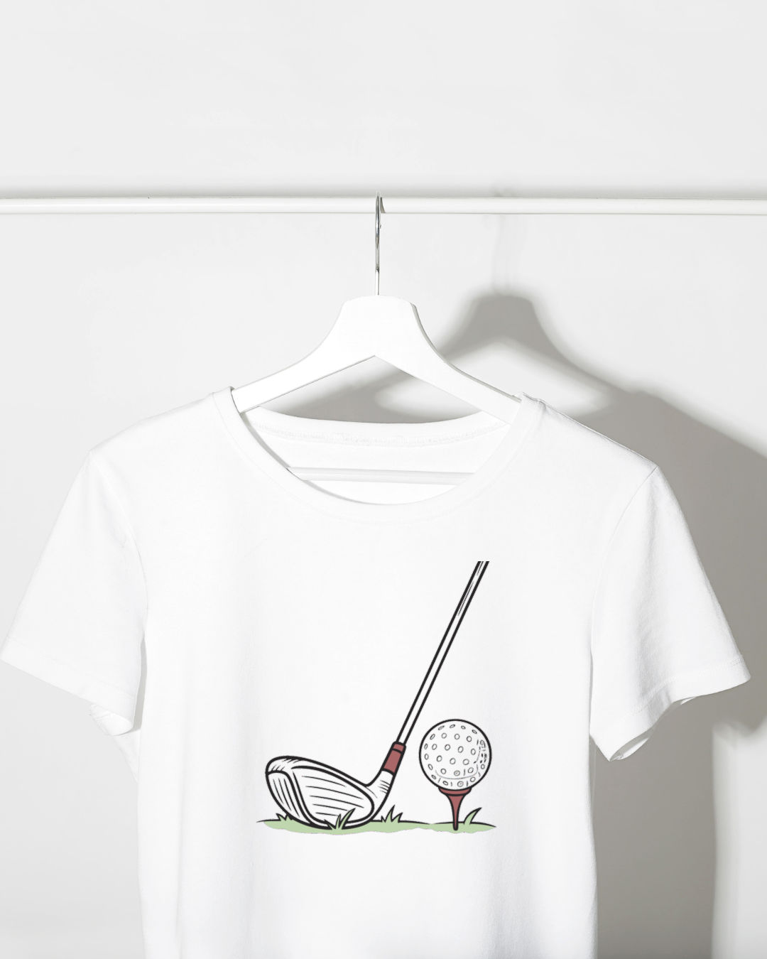 T-shirt chic avec motif club de golf en style sportif et design vectoriel dynamique