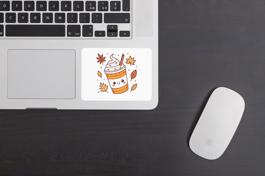 Sticker avec un latté joyeux au style kawaii automnal, déco gourmande, design mignon
