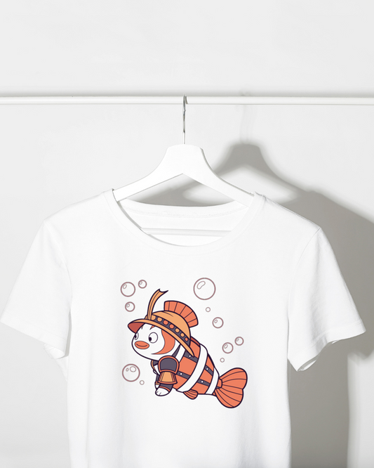 T-shirt à motif poisson clown style cartoon évoquant un univers marin coloré