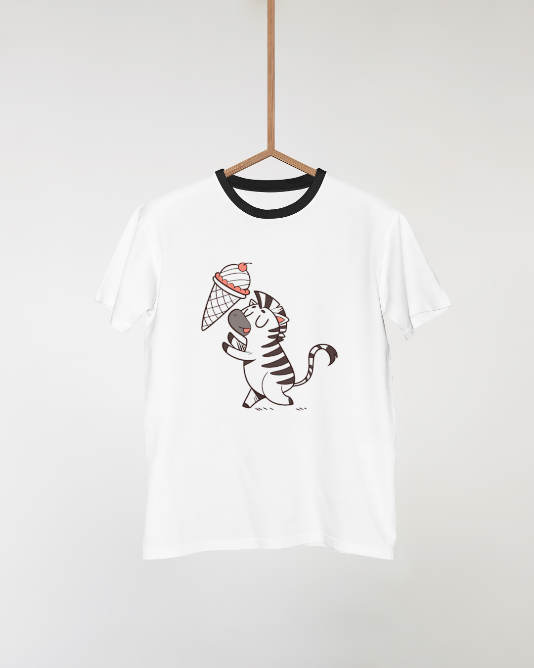 T-shirt avec zèbre joueur portant un cornet de glace pour une ambiance estivale