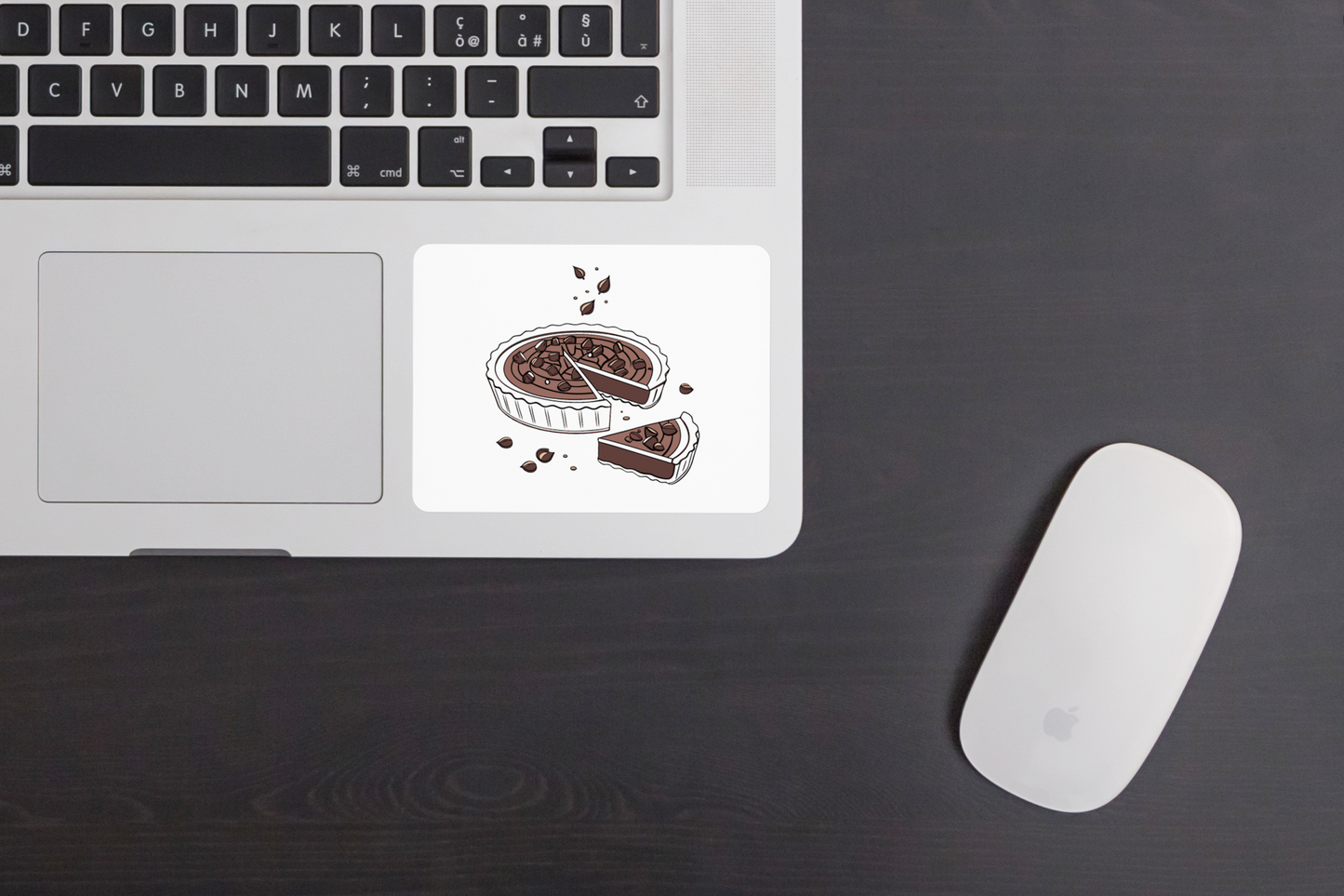 Sticker délicieux illustrant une tarte chocolat noisette, idéal pour la cuisine