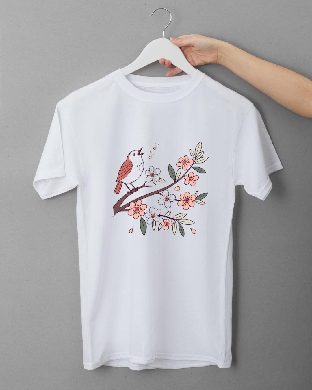 T-shirt avec motif d'oiseau chantant parmi des fleurs, style naturel et illustratif
