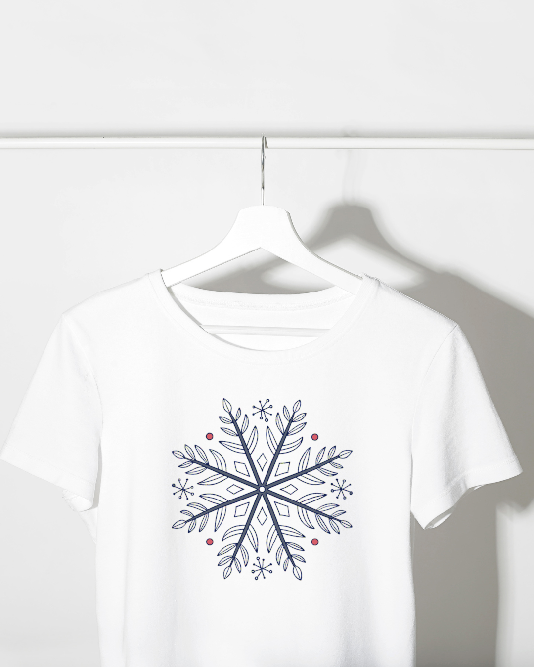 T-shirt décoré d'un flocon festif et élégant style hiver magique
