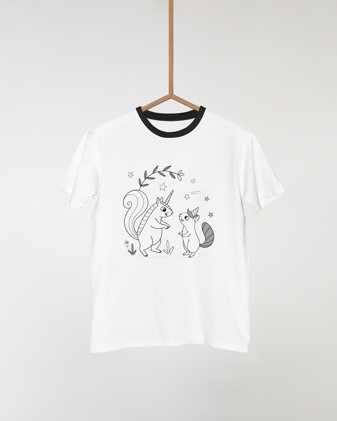 T-shirt fantaisie avec une licorne et écureuil en style conte de fées