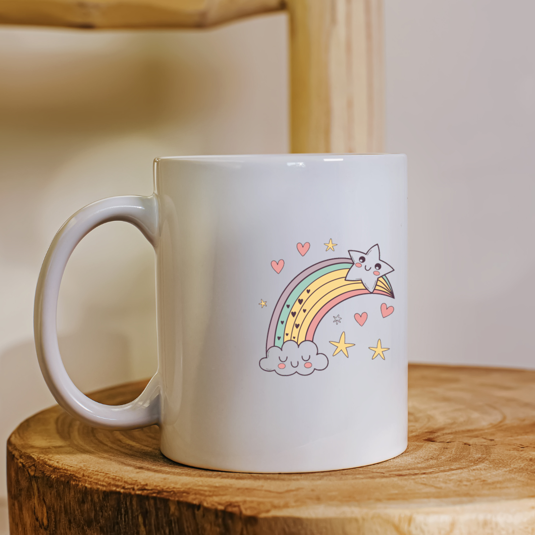 Mug décoré d'un dessin pastel joyeux avec arc-en-ciel et étoiles pour enfants