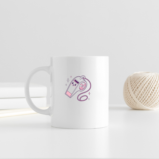 Visuel sifflet kawaii sur mug, ambiance joyeuse et festive