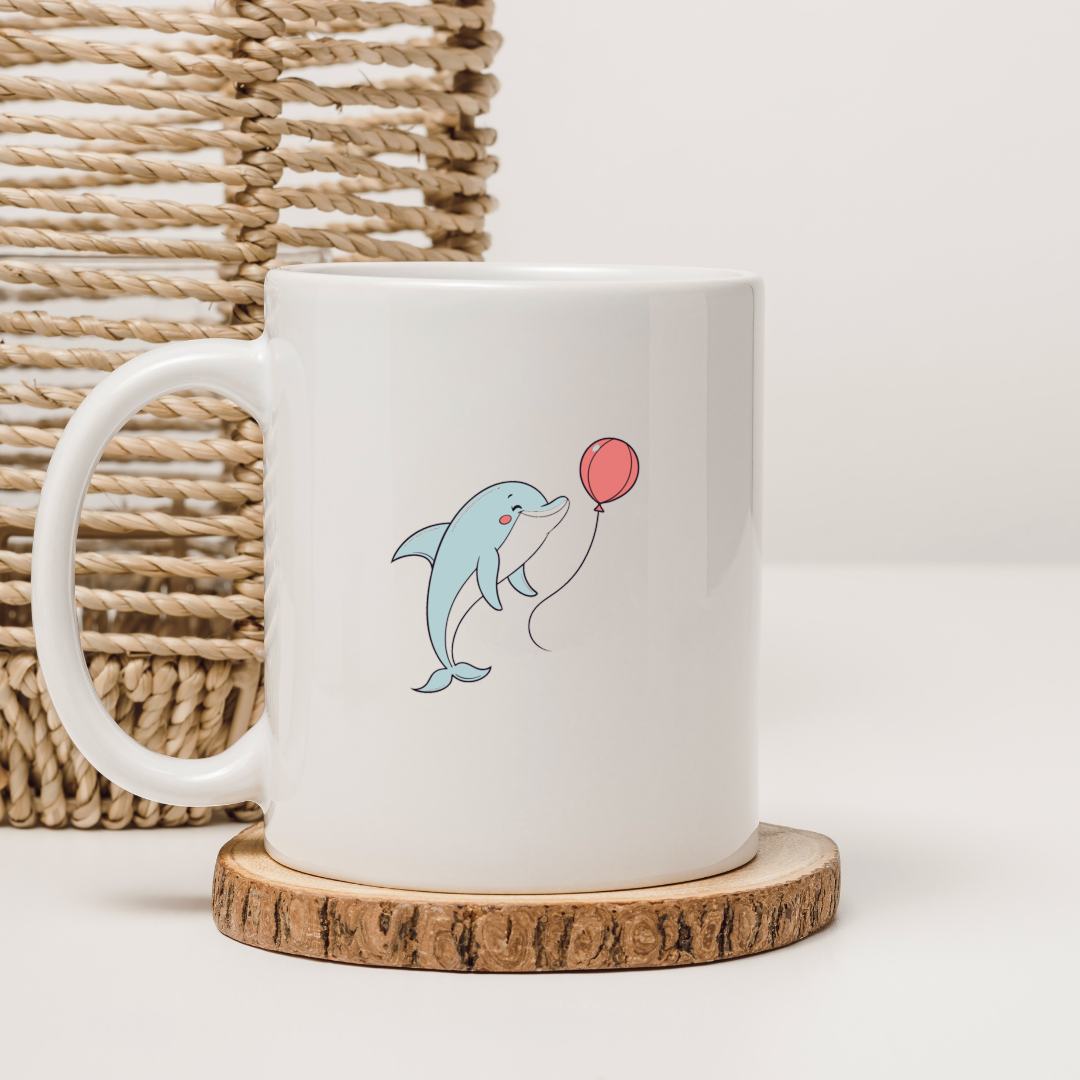 Mug décoré d'un dauphin joueur et d'une ambiance marine apaisante