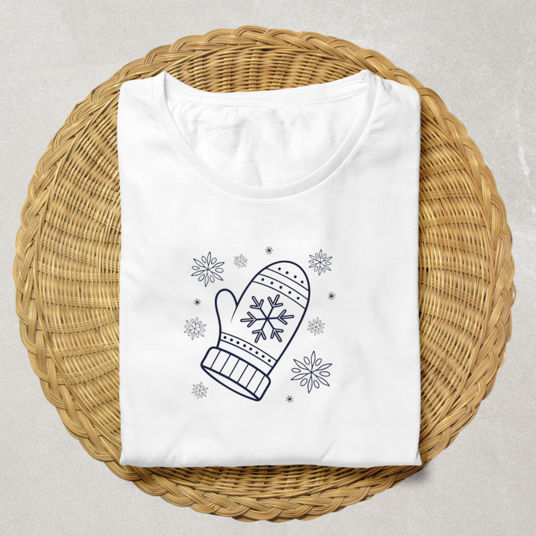 T-shirt avec motif minimaliste de moufle enneigée pour une ambiance hiver magique