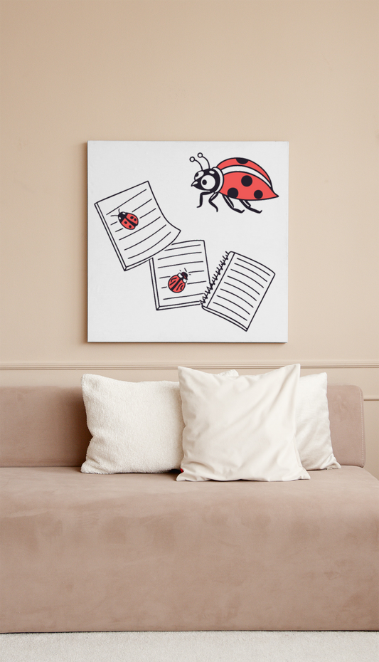 Cadre chic avec coccinelle studieuse, parfait pour un thème scolaire élégant