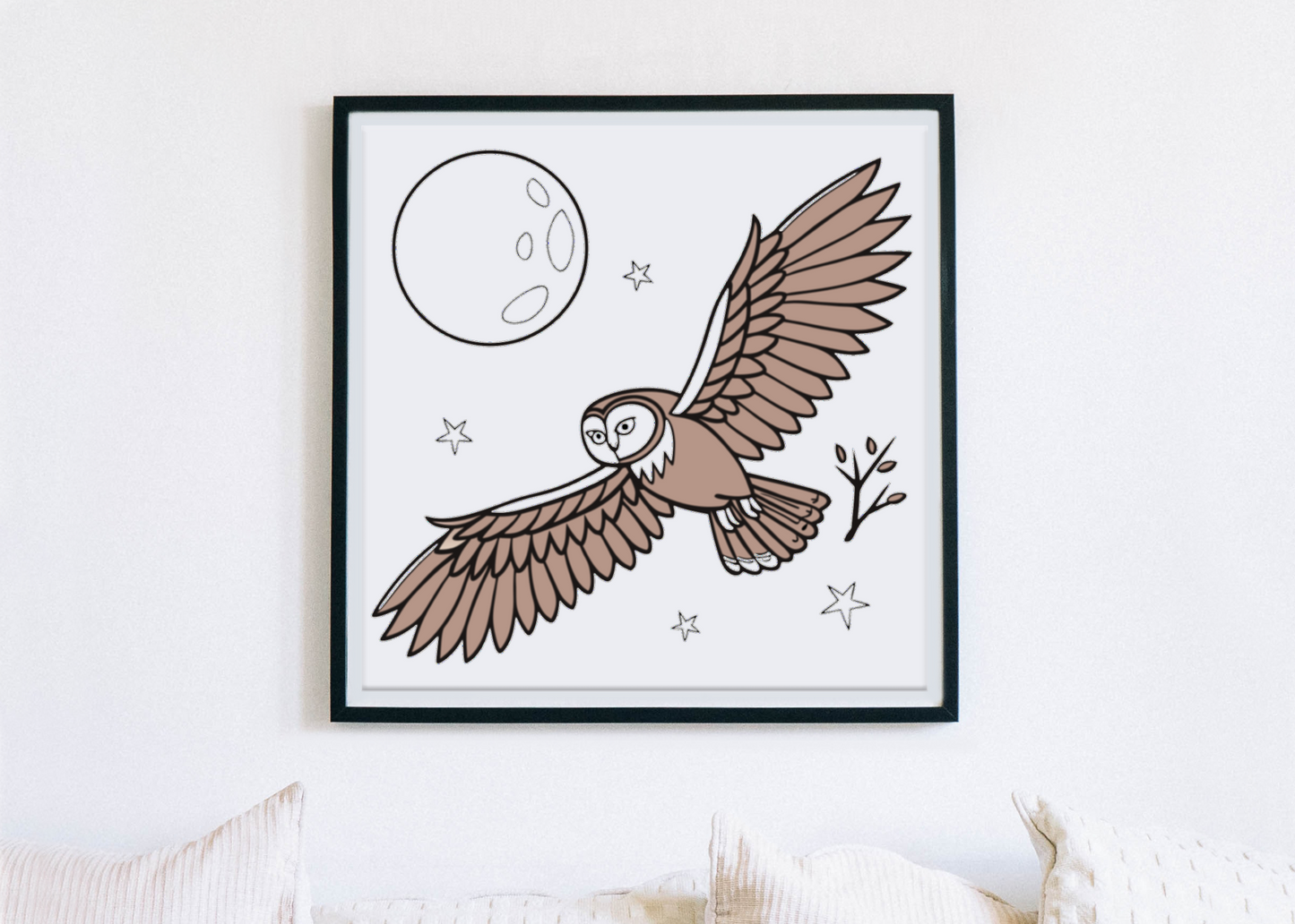 Cadre avec chouette animée volant sous la lune en style nocturne élégant