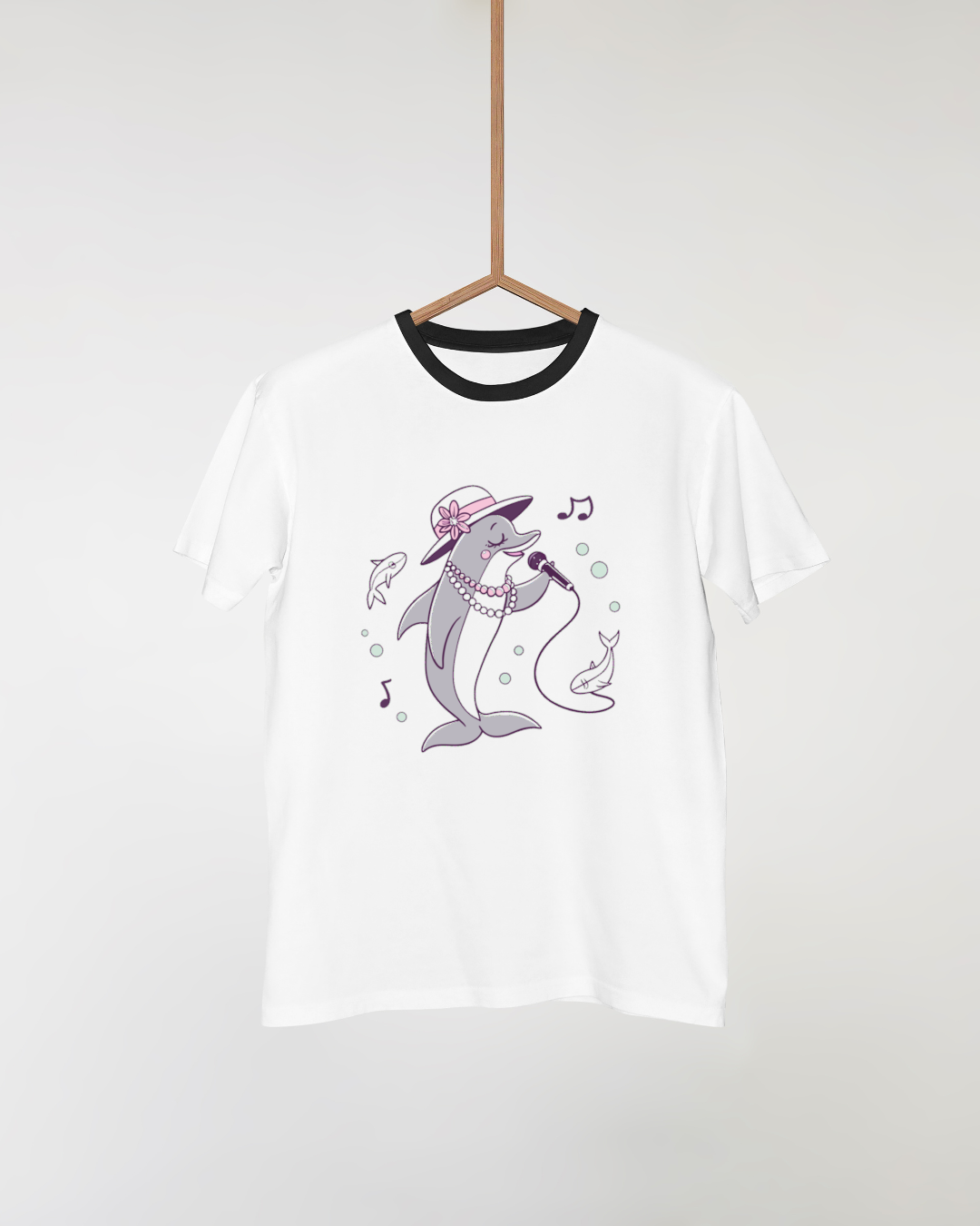 T-shirt orné d'un dauphin élégant en style vectoriel pour un look marin distinctif