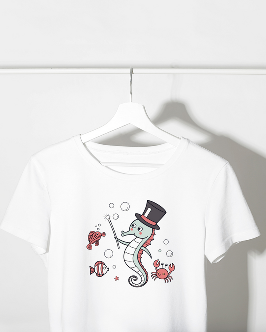T-shirt avec hippocampe magique en style marin chaleureux et décoratif