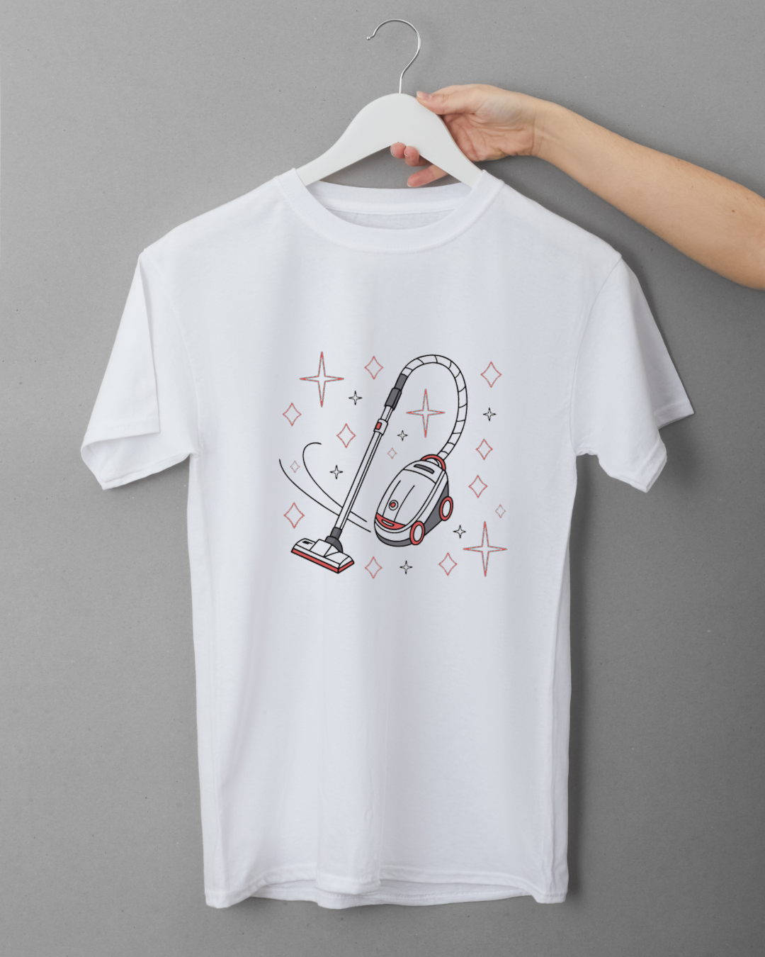 T-shirt moderne affichant un aspirateur léger en style épuré pour célébrer la propreté