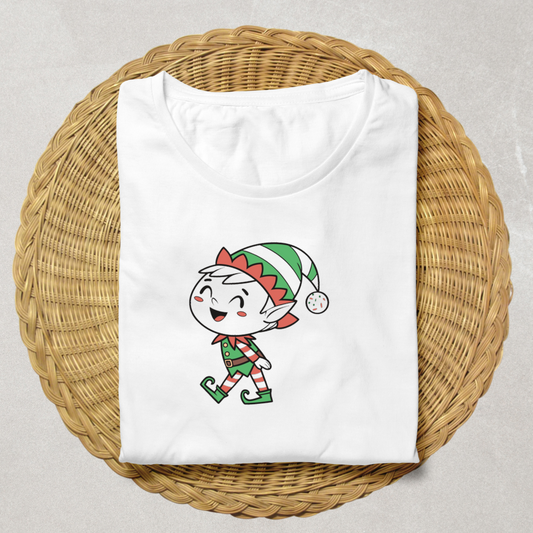 T-shirt festif avec un elfe joyeux en marche capturant l'esprit de Noël