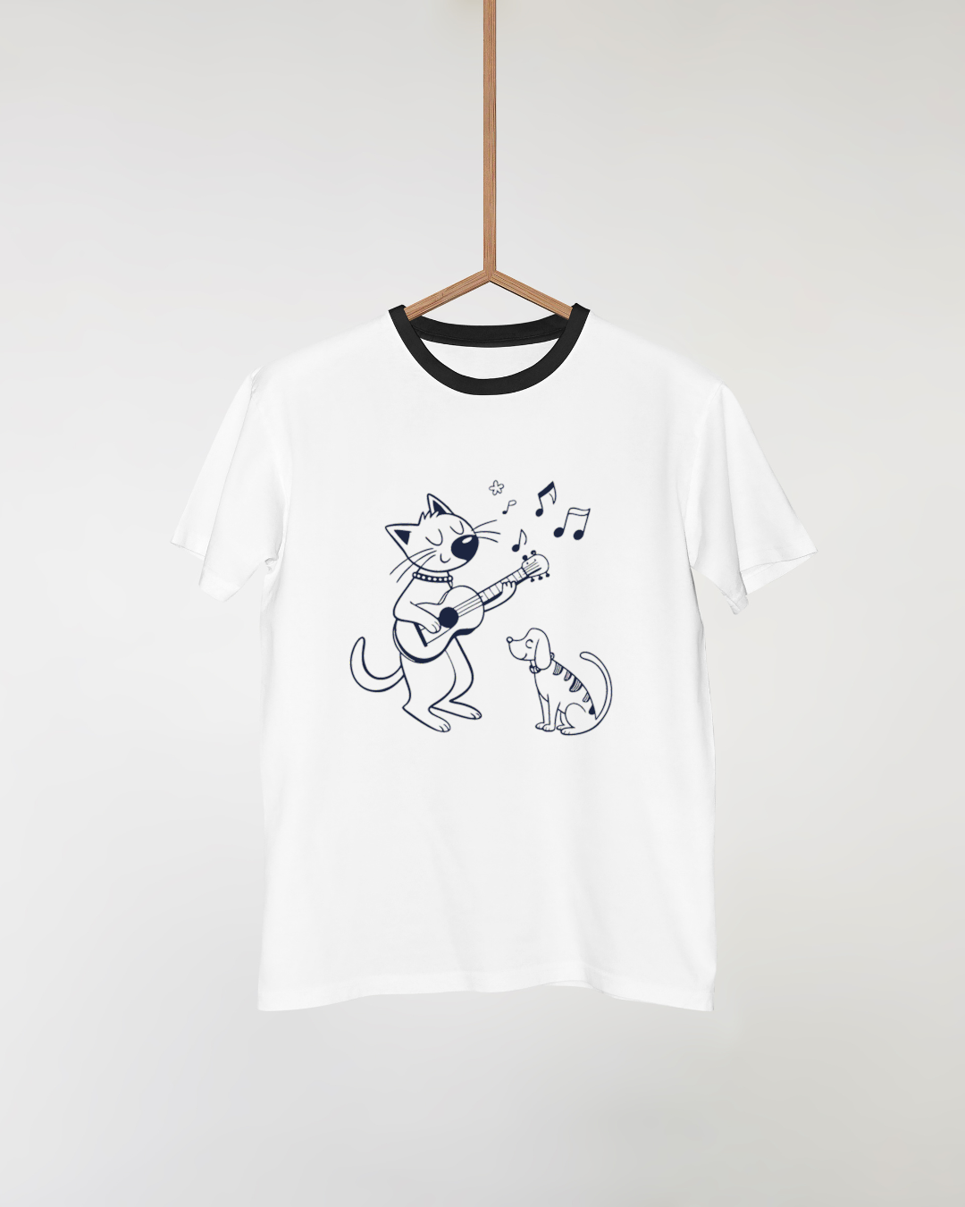 T-shirt illustré d'un chat jouant de la guitare avec un chien arborant un sourire