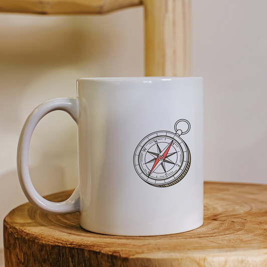Mug au design aventure avec une boussole vectorielle sur le thème du voyage
